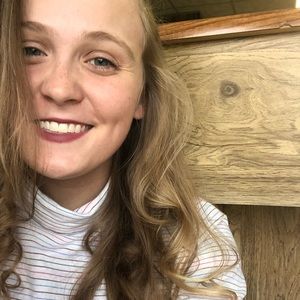 Meet your Posher, Katelyn